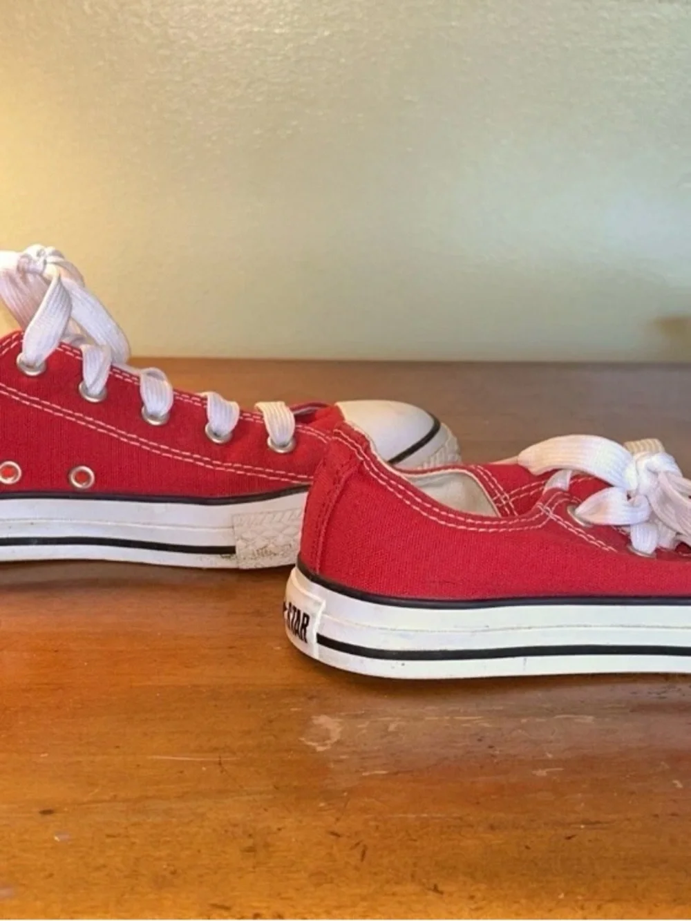 Converse Chuck Taylor All Star Low Top - Red - Youth Size US 3 (Womens 5) -